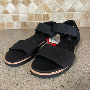 Bobs from Sketchers Women’s Black/Black Desert Kiss Sandal in Size 10W